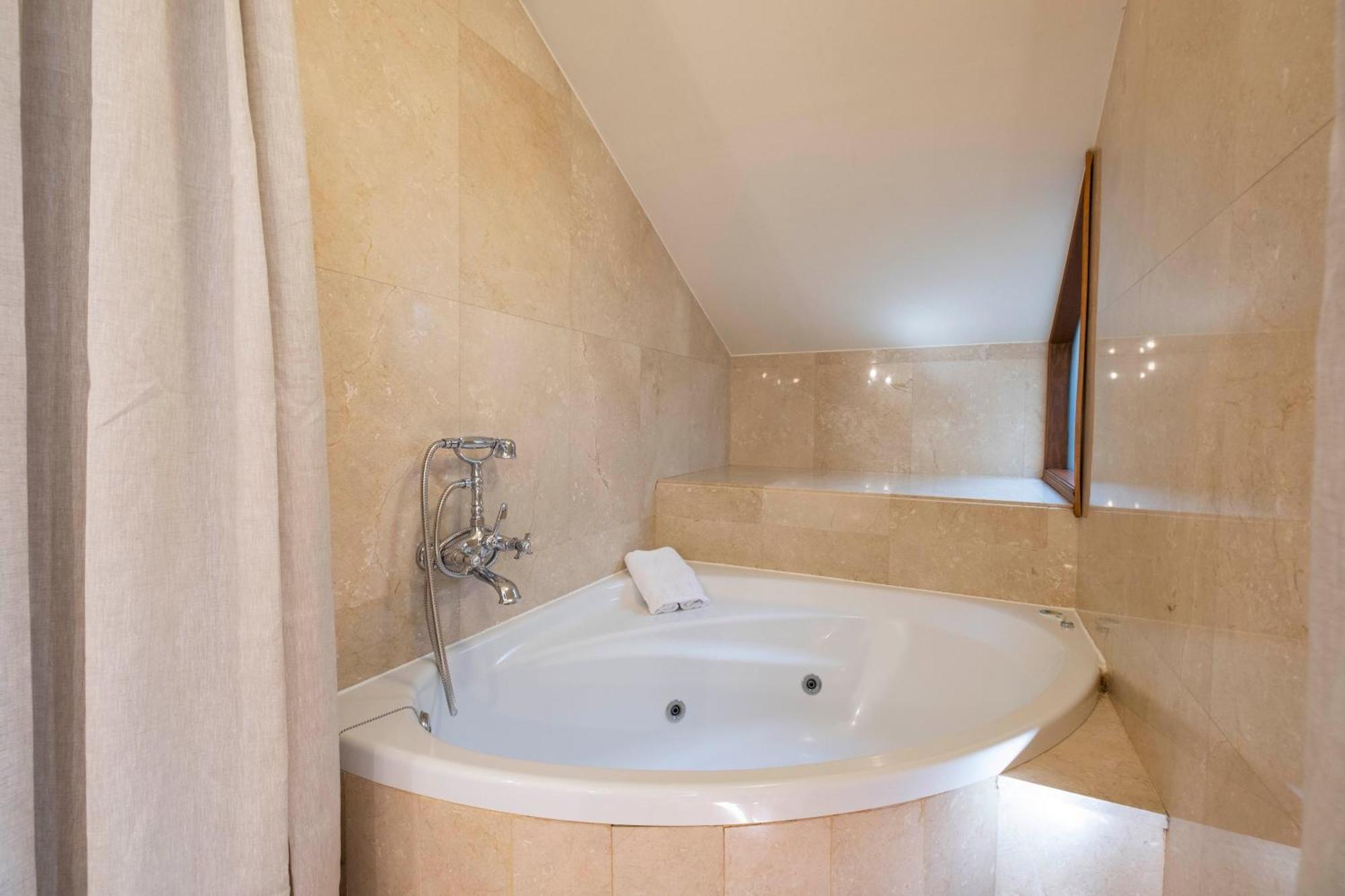 Hotel Cetina Palacio Ayala Berganza 4*